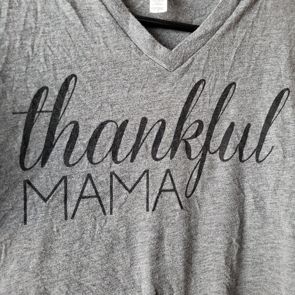 Thankful Mama v neck shirt - Picture 3 of 4